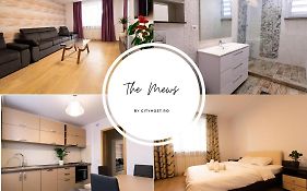 The Mews - Central Apartment Near Afi Mall