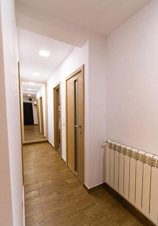 The Mews - Large Apartment With Free Parking, Near Afi Mall Brașov Exterior foto